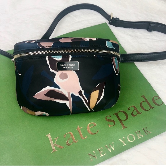 kate spade Handbags - 🎉HP🎉NWT Kate Spade Dawn “Paper Rose” Belt Bag